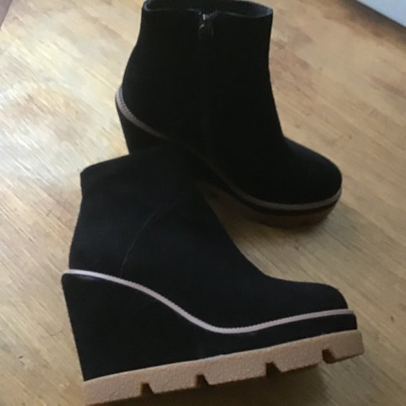 ANTHRO BIBI LOU BLACK SUEDE PLATFORM BOOTIES. 37 - Picture 5 of 7